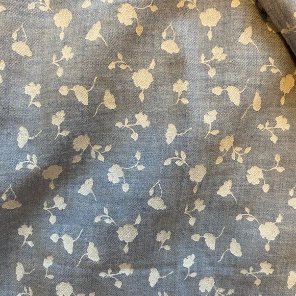 Club Monaco Men’s Floral Pattern Button Up (M) - Picture 2 of 4